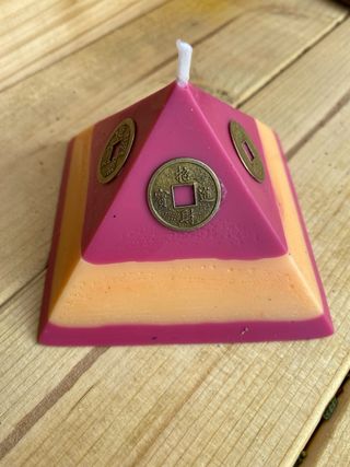 Vela de la prosperidad piramidal