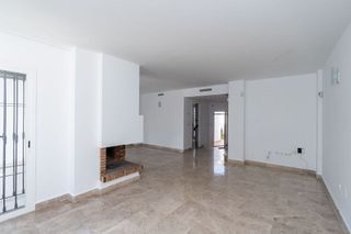 Casa adosada en venta en Los Naranjos - Las Brisas en Marbella