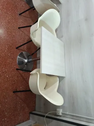 Mesa y Sillas para café