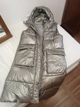 Chaleco largo acolchado plateado