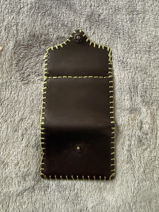 Cartera de cuero hecha a mano