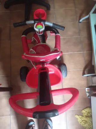 Triciclo per bambini rosso e nero