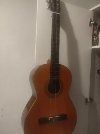 Guitarra Clásica Madera Oscura.suena muy muy bien