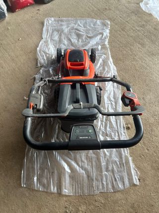 Cortacésped Husqvarna LC141Li bateria Kit Completo