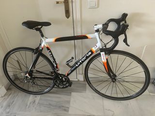 Bicicleta Carretera Vittoria Fusion y rodillo BKOO