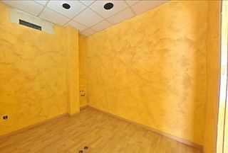 Local comercial en venta en Juan de la Cierva en Getafe