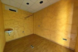 Local comercial en venta en Juan de la Cierva en Getafe