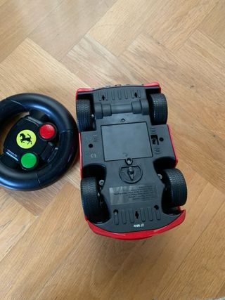 Coche teledirigido Ferrari con volante