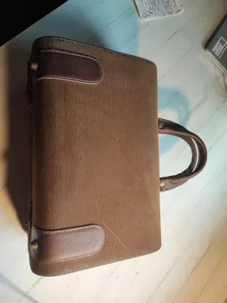 Maletín de viaje marrón