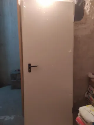 Puerta trastero beige