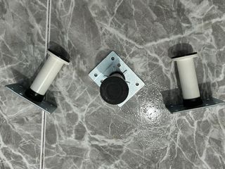 Patas regulables para muebles