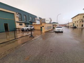 Nave industrial en venta en Cobeña