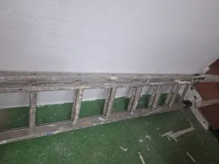 Escalera de 6 metros en buen estado