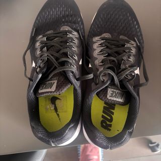 Zapatillas Nike Negras y Blancas