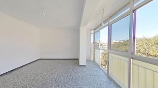 Piso en venta en Benalúa en Alicante