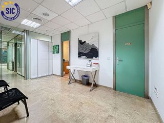 Local comercial en venta en Zona Avenida al Vedat en Torrent