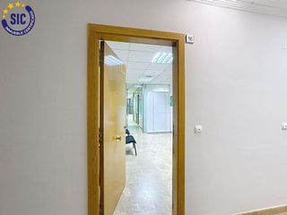 Local comercial en venta en Zona Avenida al Vedat en Torrent