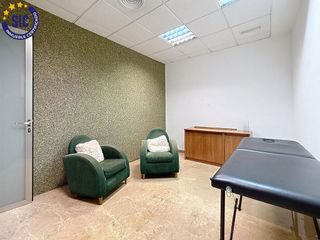 Local comercial en venta en Zona Avenida al Vedat en Torrent