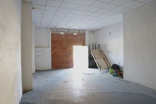 Local comercial en venta en Deltebre