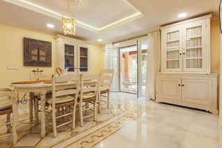 Chalet en alquiler en Nueva Andalucía centro en Marbella