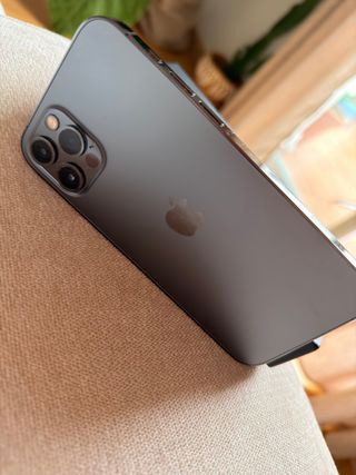 iPhone 12 Pro Space Gray + protector pantalla
