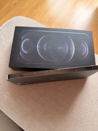 iPhone 12 Pro Space Gray + protector pantalla