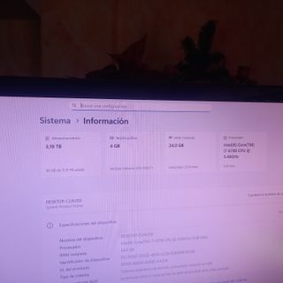 Torre PC Gigabyte Blanca y Morada