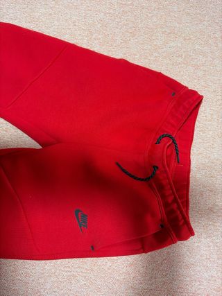Conjunto Nike Tech Fleece Rojo