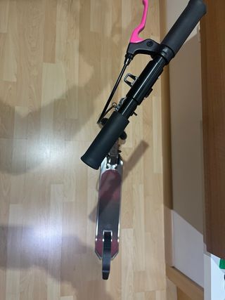 Patinete Oxelo rosa y gris