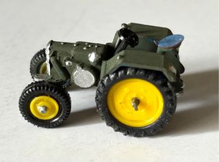 Tractor verde ANGUPLAS Mini Cars 1:86