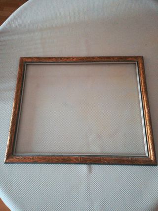 Marco antiguo de madera