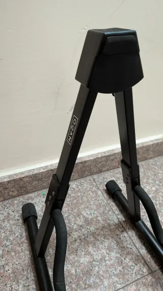 Guitarra Yamaha APX 600 + Funda + Soporte