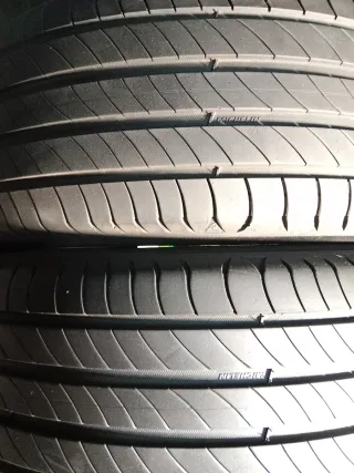 4 Neumáticos montados 215/55R17 94V