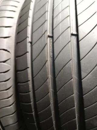 4 Neumáticos montados 215/55R17 94V