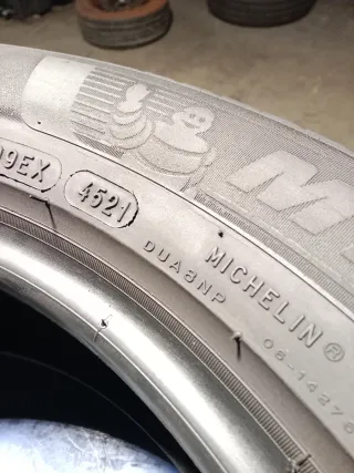 4 Neumáticos montados 215/55R17 94V