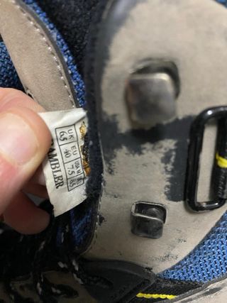 Patines en línea y bolsa de transporte. Talla 40.