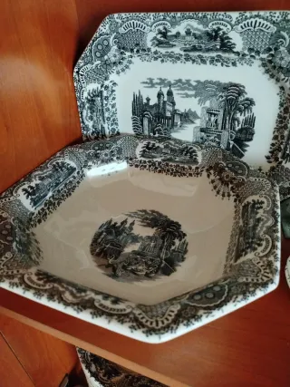 Vajilla La Cartuja Negra y Blanca