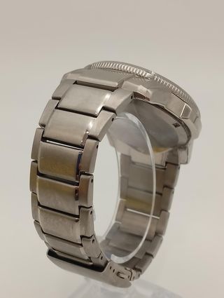 RELOJ CITIZEN J810 TITANIUM NEGRO Y ROJO