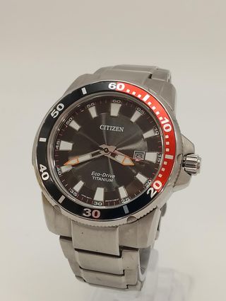 RELOJ CITIZEN J810 TITANIUM NEGRO Y ROJO