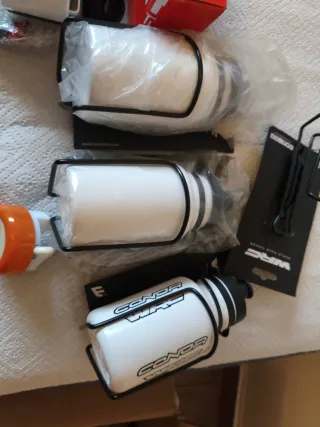 Lote 3 bidones y 4 timbres bici