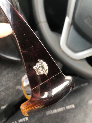 Gafas de sol Versace negras y doradas