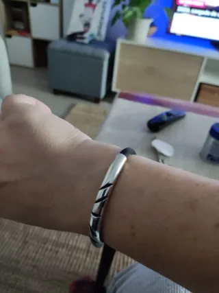 Pulsera de México de plata y cuero para niña.