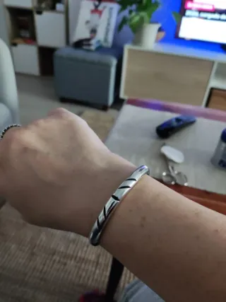 Pulsera de México de plata y cuero para niña.