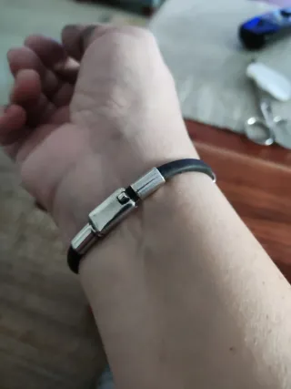 Pulsera de México de plata y cuero para niña.