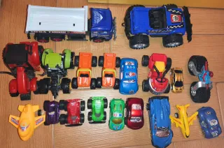 Lote de coches de juguete