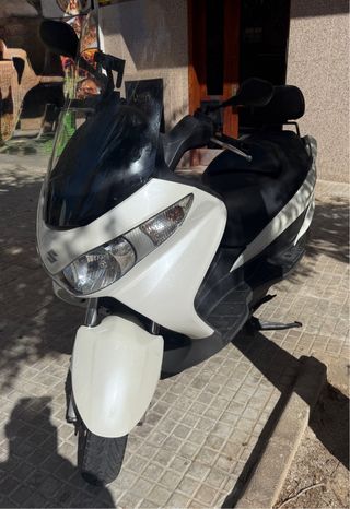 Suzuki Burgman 125cc Blanca