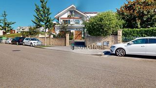 Chalet en venta en Valdenoja - La Pereda en Santander