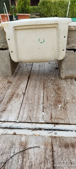 Pica lavadero cerámica blanca. En buen estado.