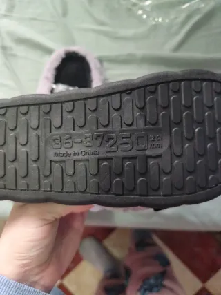 Zapatillas Kuromi Moradas y Rosas