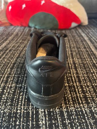 Nike Air Force 1 Negras Talla 38